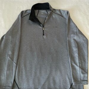 Calvin Klein Men’s Charcoal Gray 1/4 zip Top, size XL